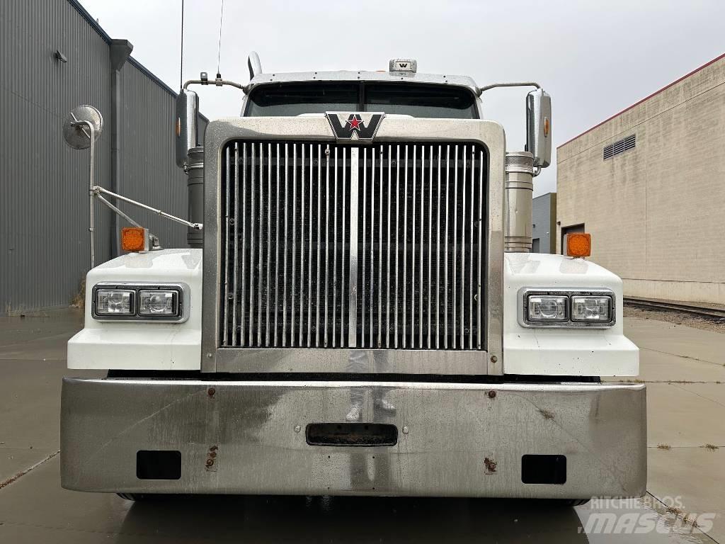 Western Star 4900 SF Trekkers