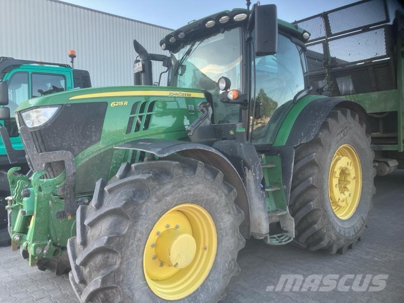 John Deere 6215R Tractoren