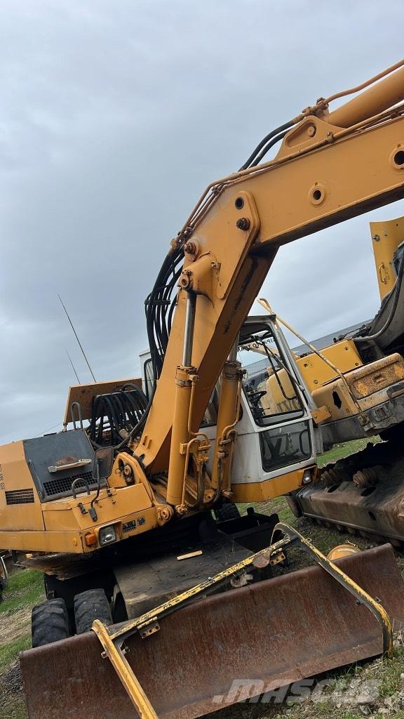 Liebherr A 922 Assen