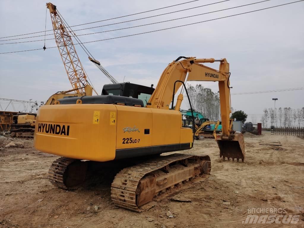 Hyundai R225LC-7 Rupsgraafmachines
