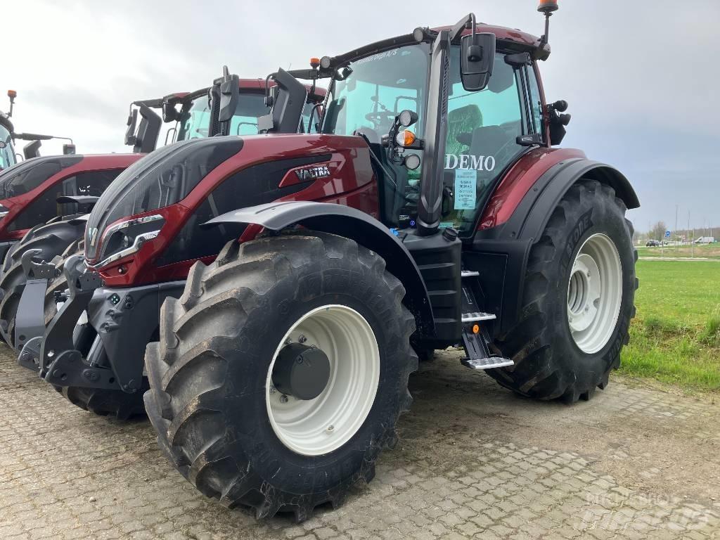 Valtra T225 Versu Tractoren