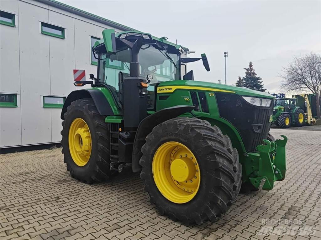 John Deere 7R 330 Tractoren