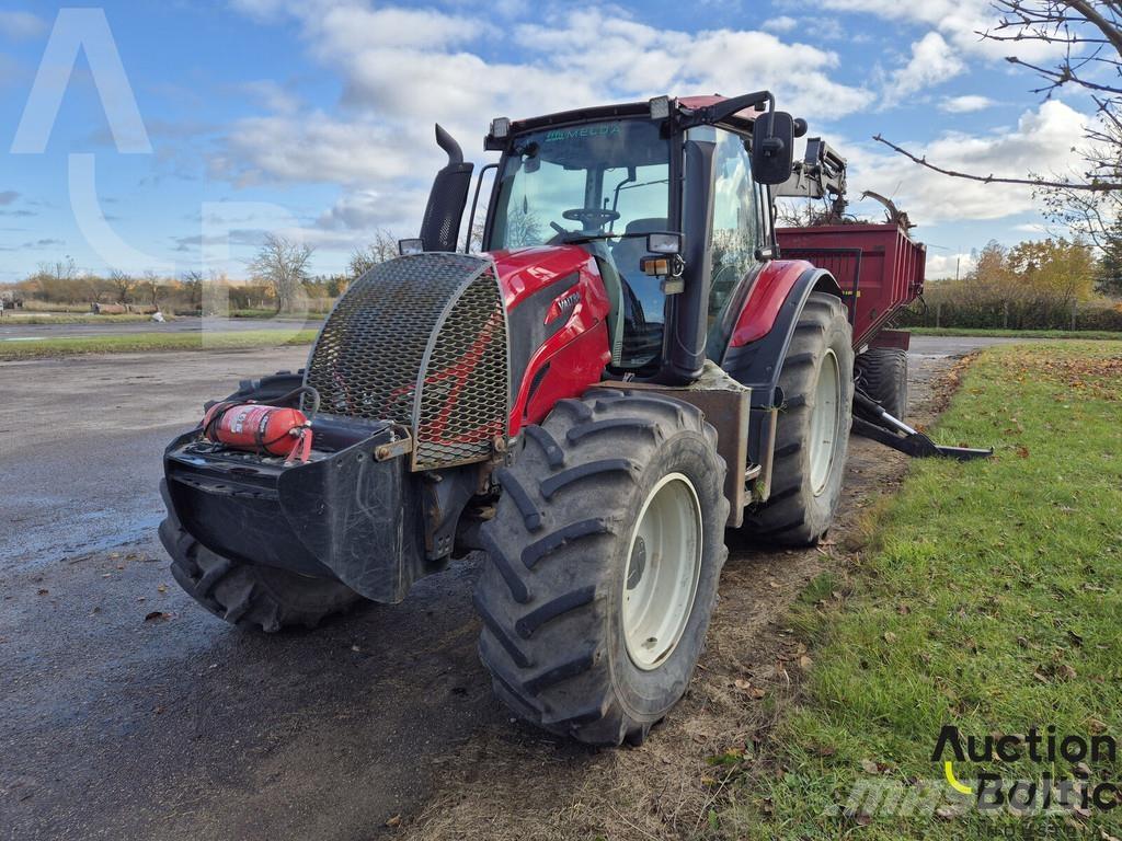 Valtra N114 EH Uitrijwagens
