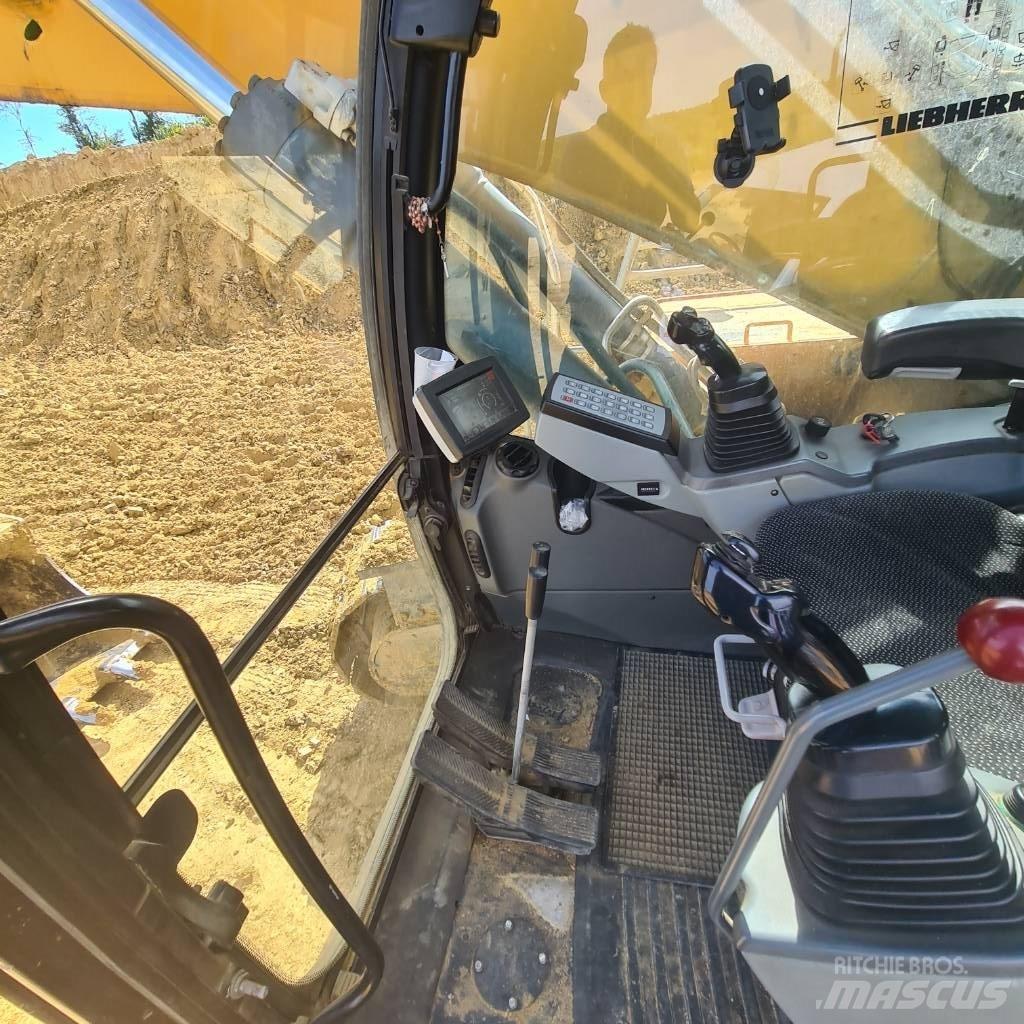 Liebherr R 936 LC Rupsgraafmachines