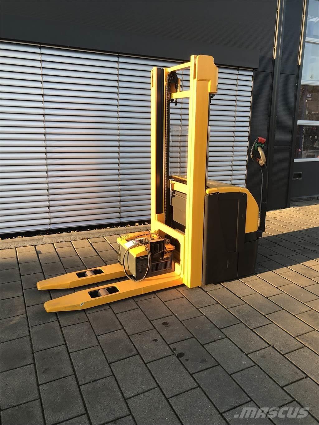 Jungheinrich WP16 Meeloop stapelaar