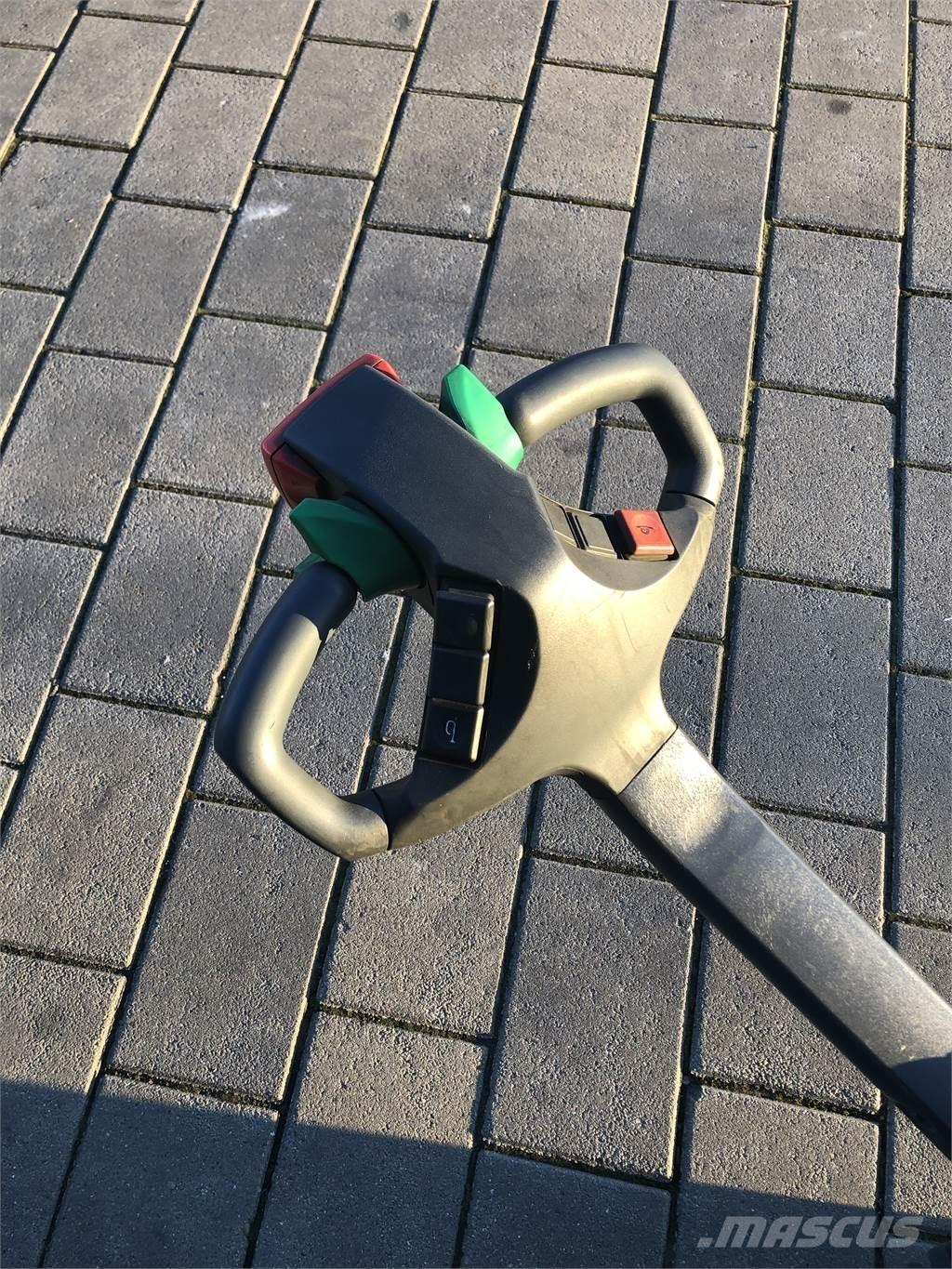 Jungheinrich WP16 Meeloop stapelaar