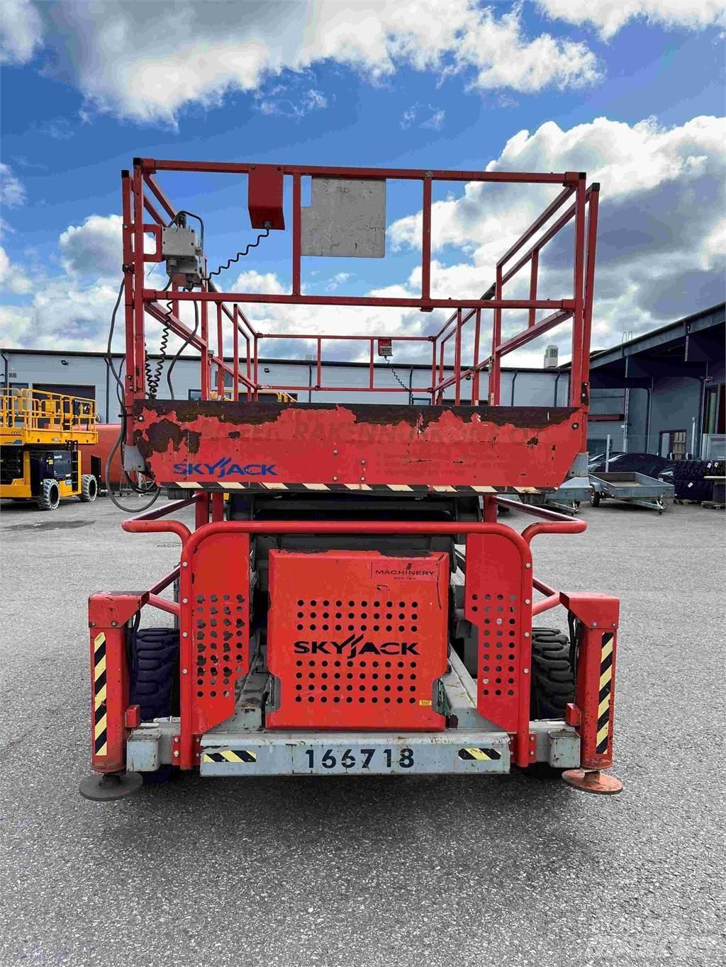 SkyJack SJ 9241 Schaarhoogwerkers