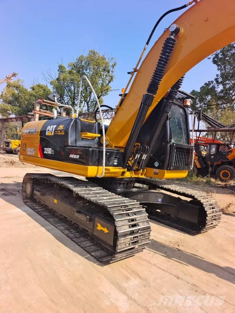 CAT 320 D2L Rupsgraafmachines