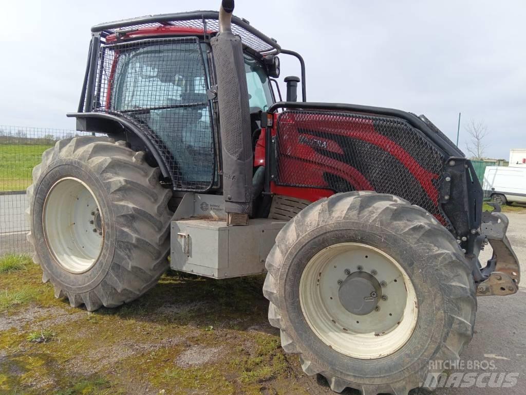 Valtra T 234 Direct Bosbouw tractoren