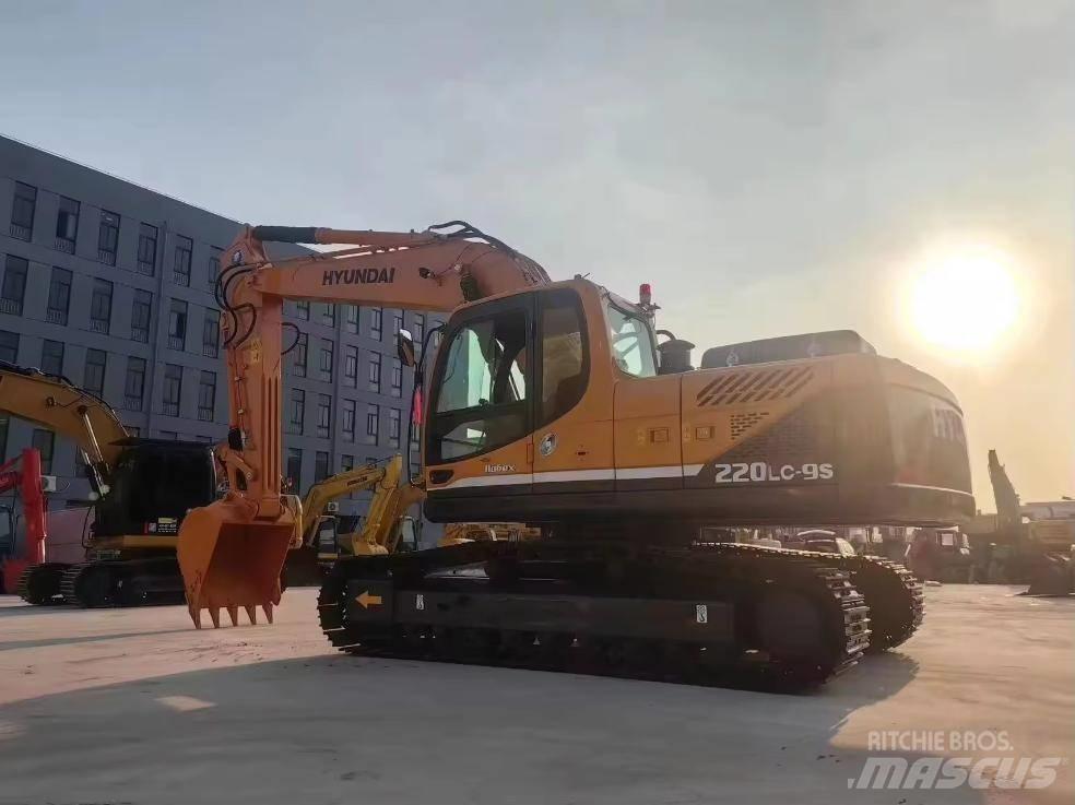 Hyundai HX 220 LC-9S Rupsgraafmachines