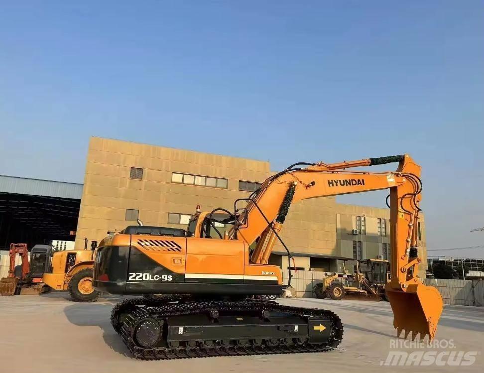Hyundai HX 220 LC-9S Rupsgraafmachines