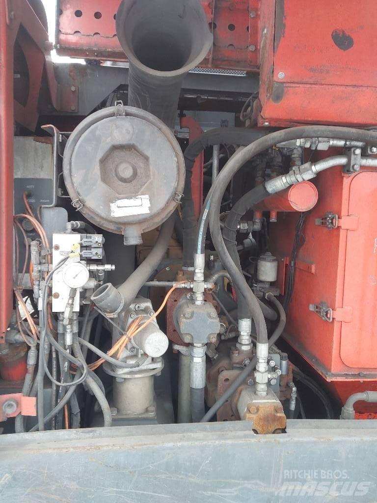 Sandvik DP 1500 i Surface drill rigs