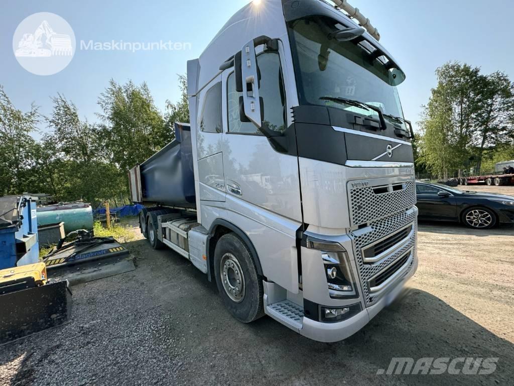 Volvo FH 16 750 Vrachtwagen met containersysteem
