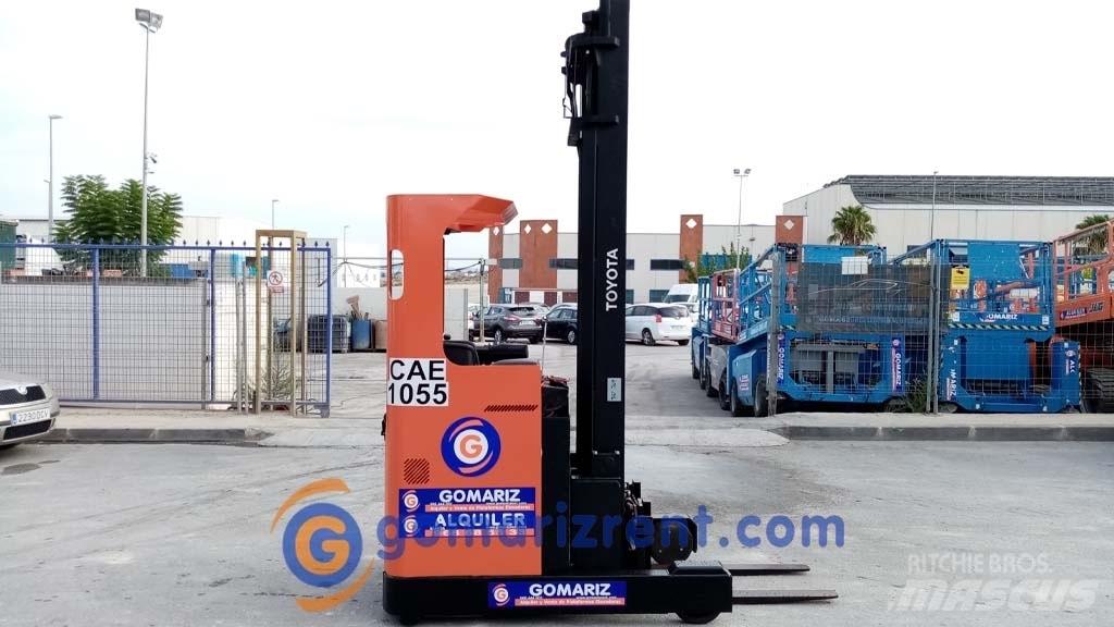 Toyota 7 FB RE 16 N Reachtruck voor hoog niveau