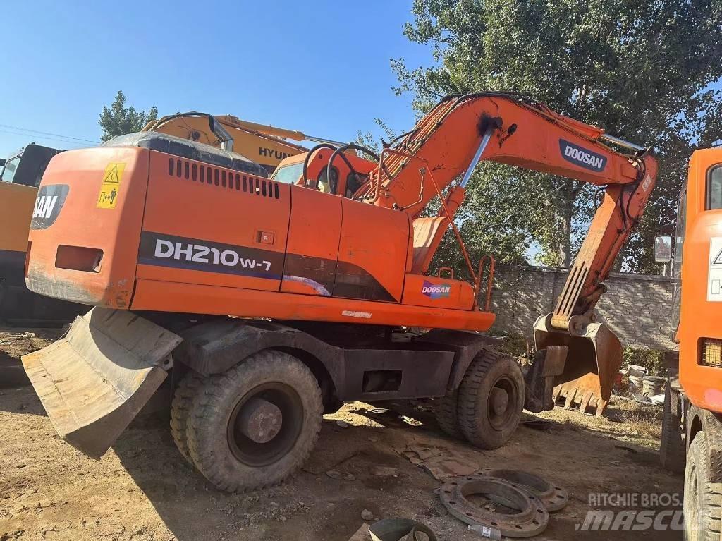 Doosan DH 210 W Wielgraafmachines