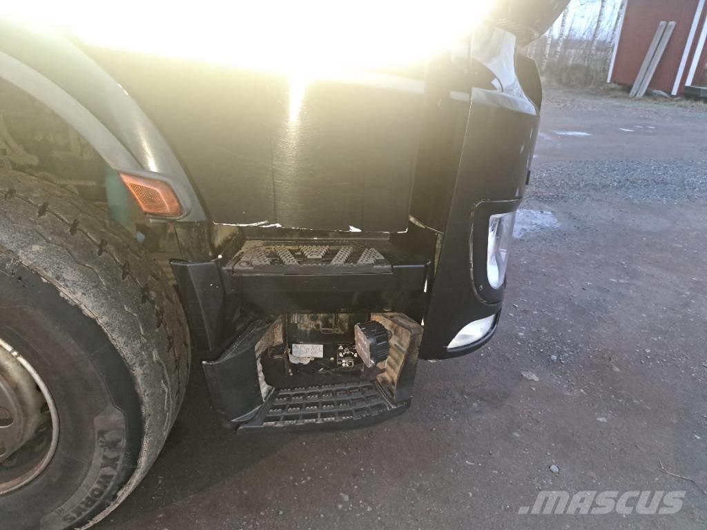 Sisu CM 13 M Vrachtwagens voor bosbouwmachines