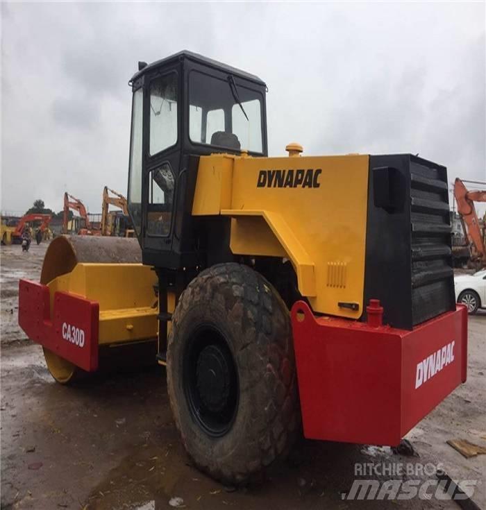 Dynapac CA 30 D Trilrolwalsen