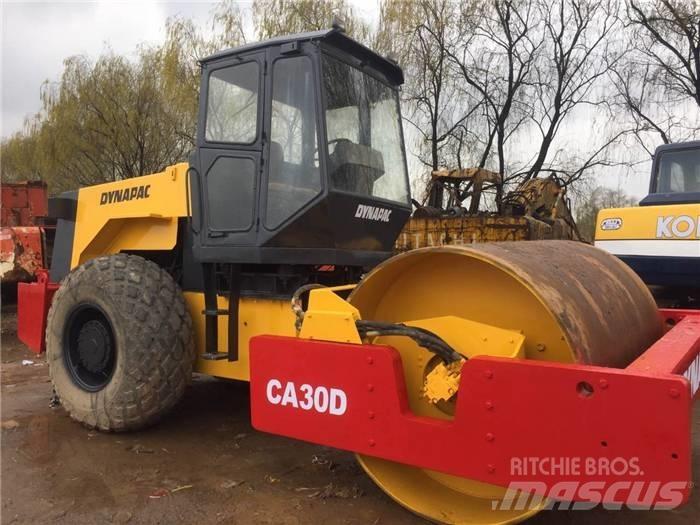 Dynapac CA 30 D Trilrolwalsen