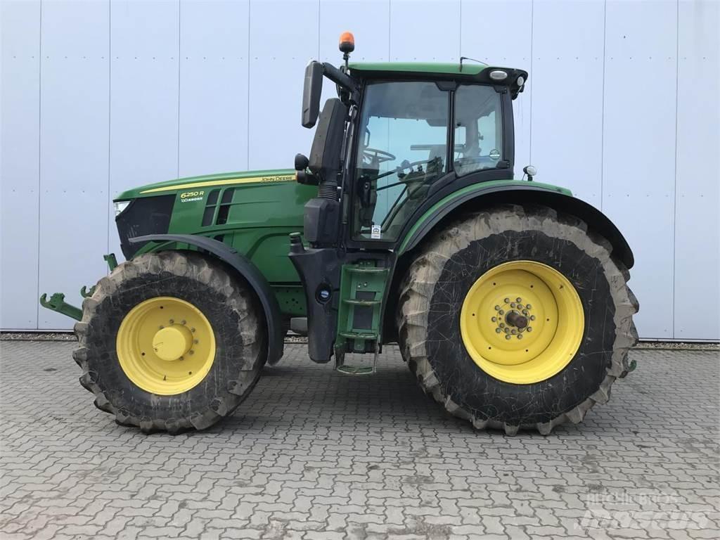 John Deere 6250R Tractoren