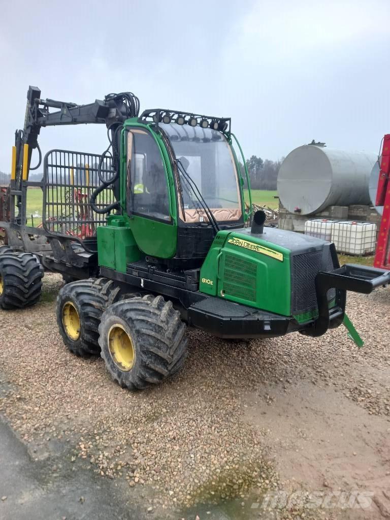 John Deere 810E Uitrijwagens