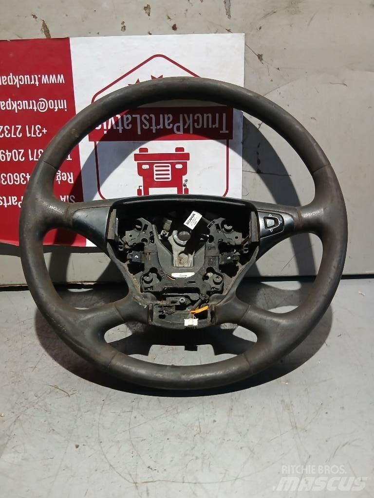 Scania P 420   1495393 Cabine en interieur