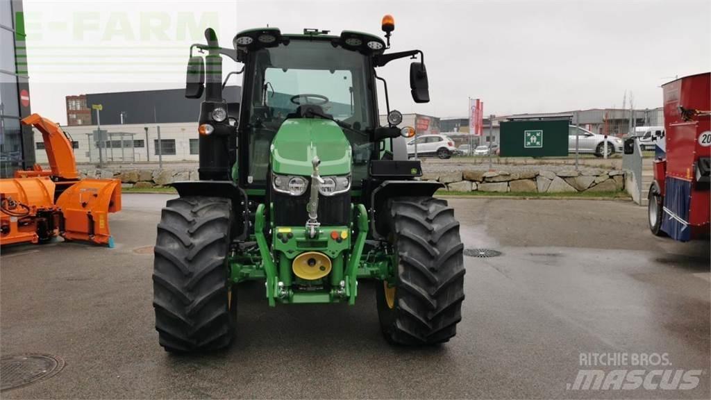 John Deere 6120M Tractoren