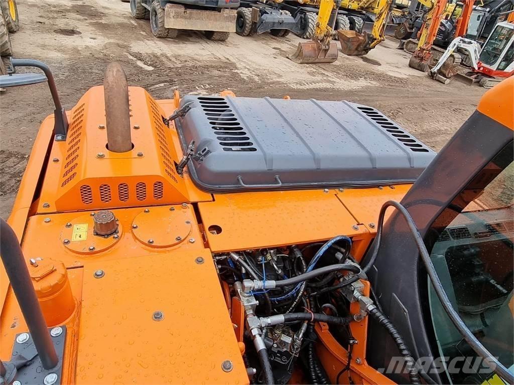 Doosan DX 140 LC-3 Rupsgraafmachines