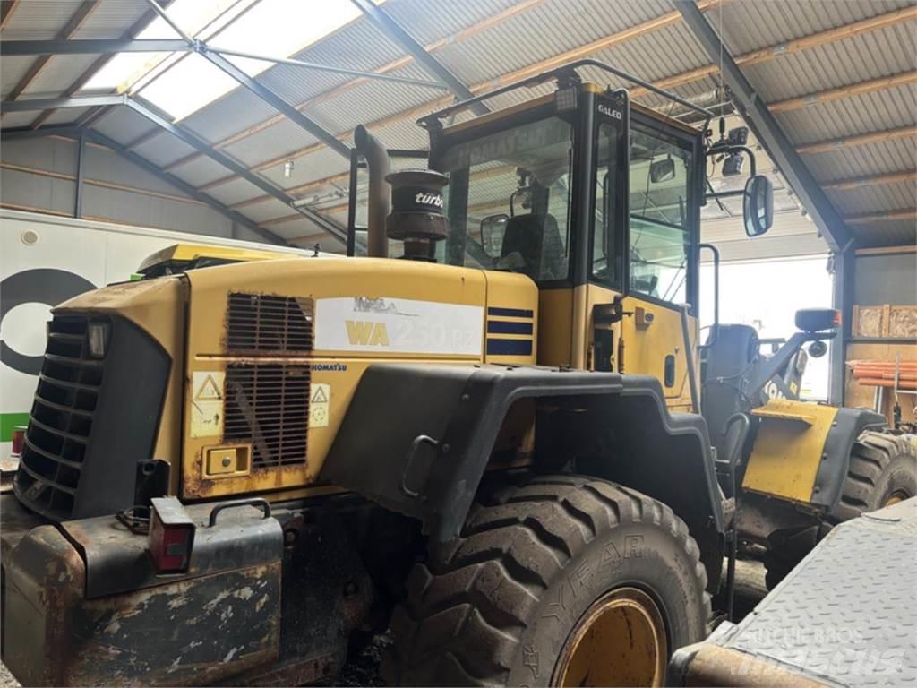 Komatsu WA250PZ-5 Wielladers