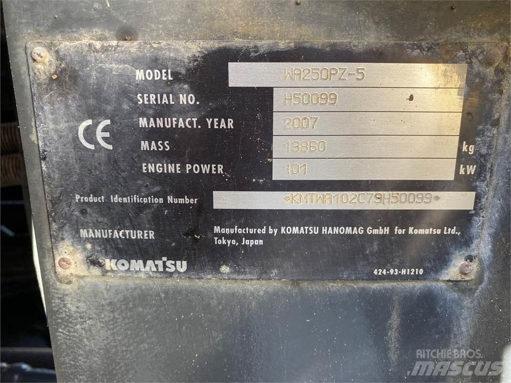 Komatsu WA250PZ-5 Wielladers