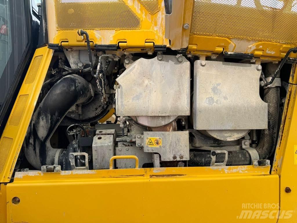 Komatsu D65PXi-18 Rupsdozers