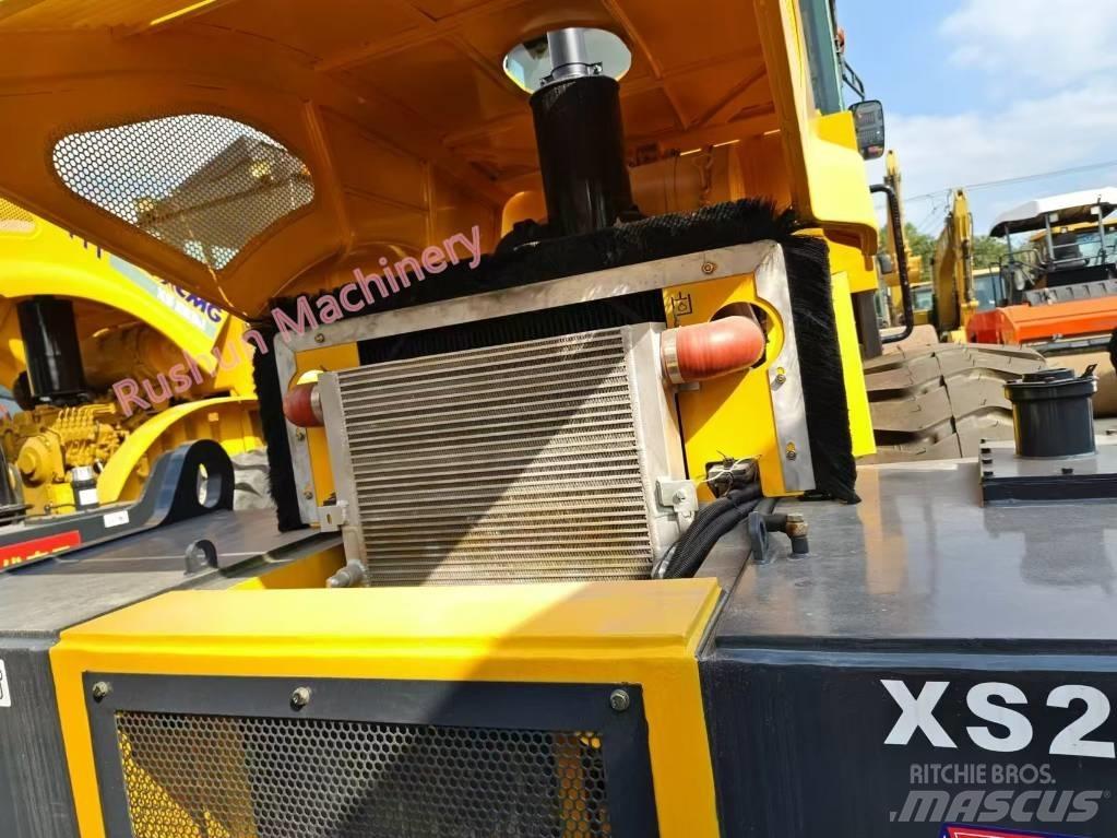 XCMG XS 263 J Trilrolwalsen