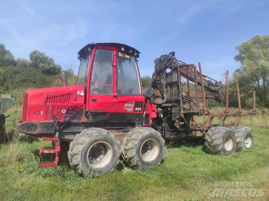 Komatsu 835 Uitrijwagens