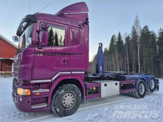 Scania R 560 Vrachtwagen met containersysteem