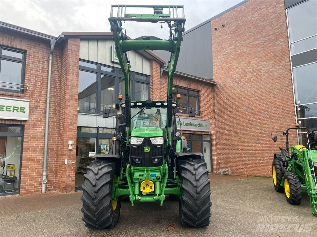 John Deere 6210R Tractoren