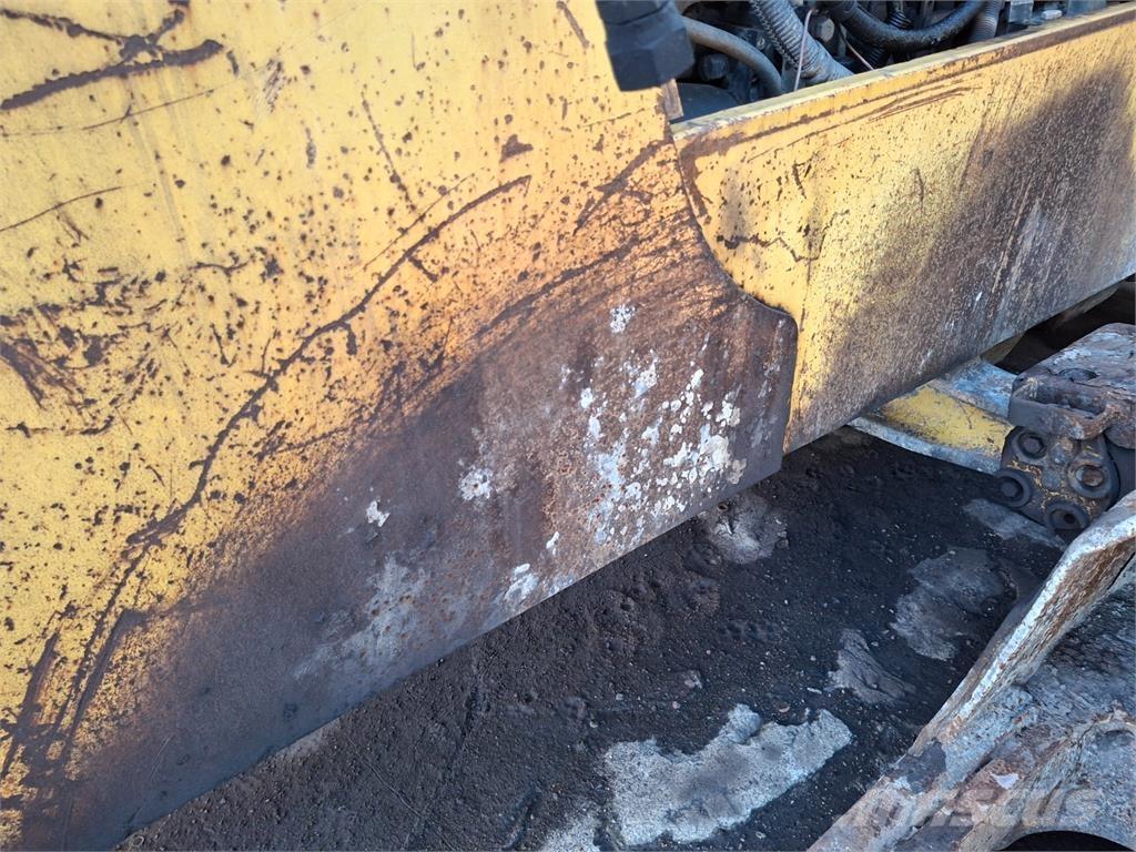 Komatsu D65EX-12 Anders