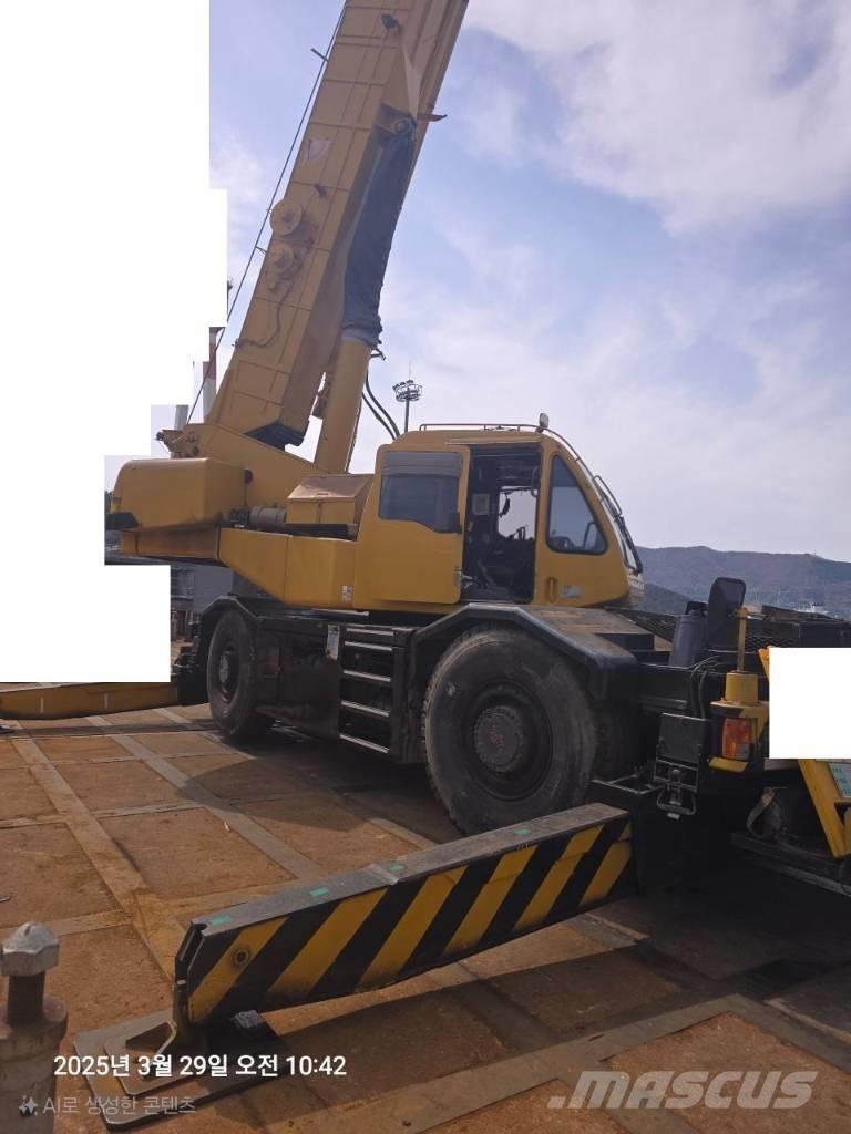 Kobelco RK 450 Ruw terrein kranen