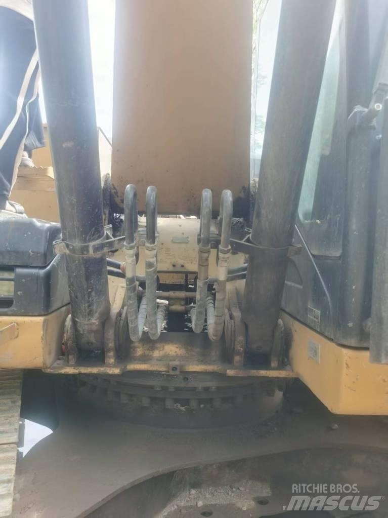 CAT 320d2 Rupsgraafmachines