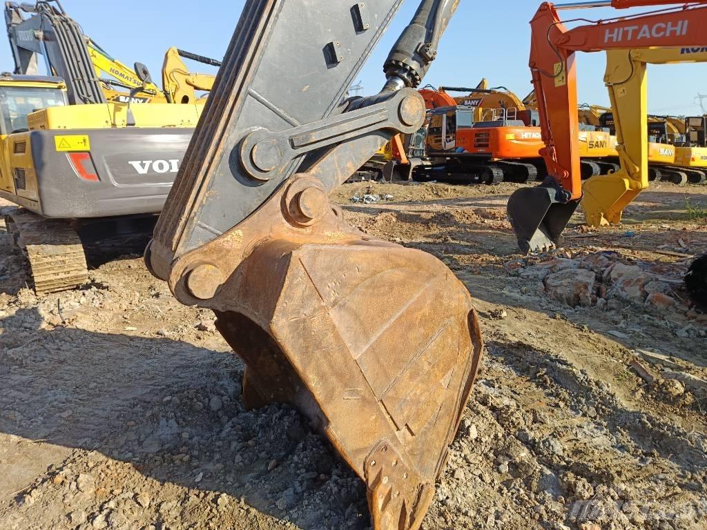 Volvo EC 240 Rupsgraafmachines