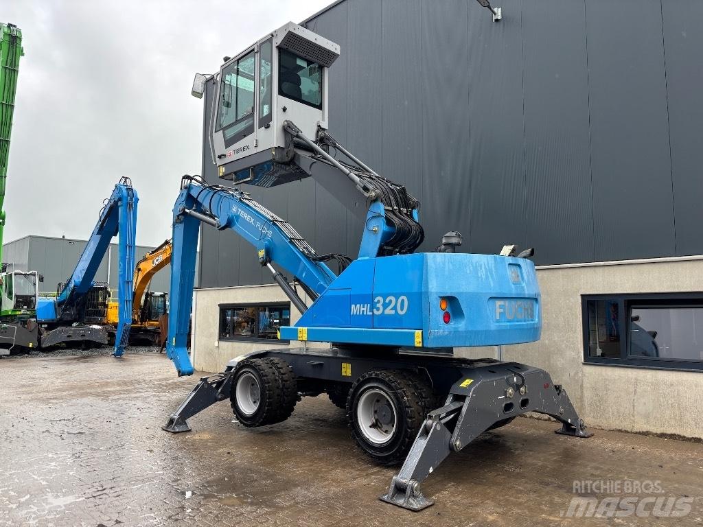 Fuchs MHL 320 D Waste / industry handlers