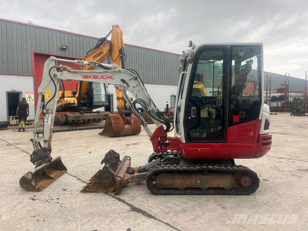Takeuchi TB 230 Minigraafmachines < 7t