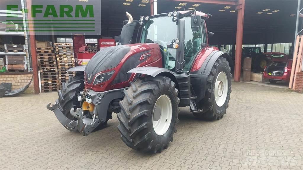 Valtra T 174 Tractoren
