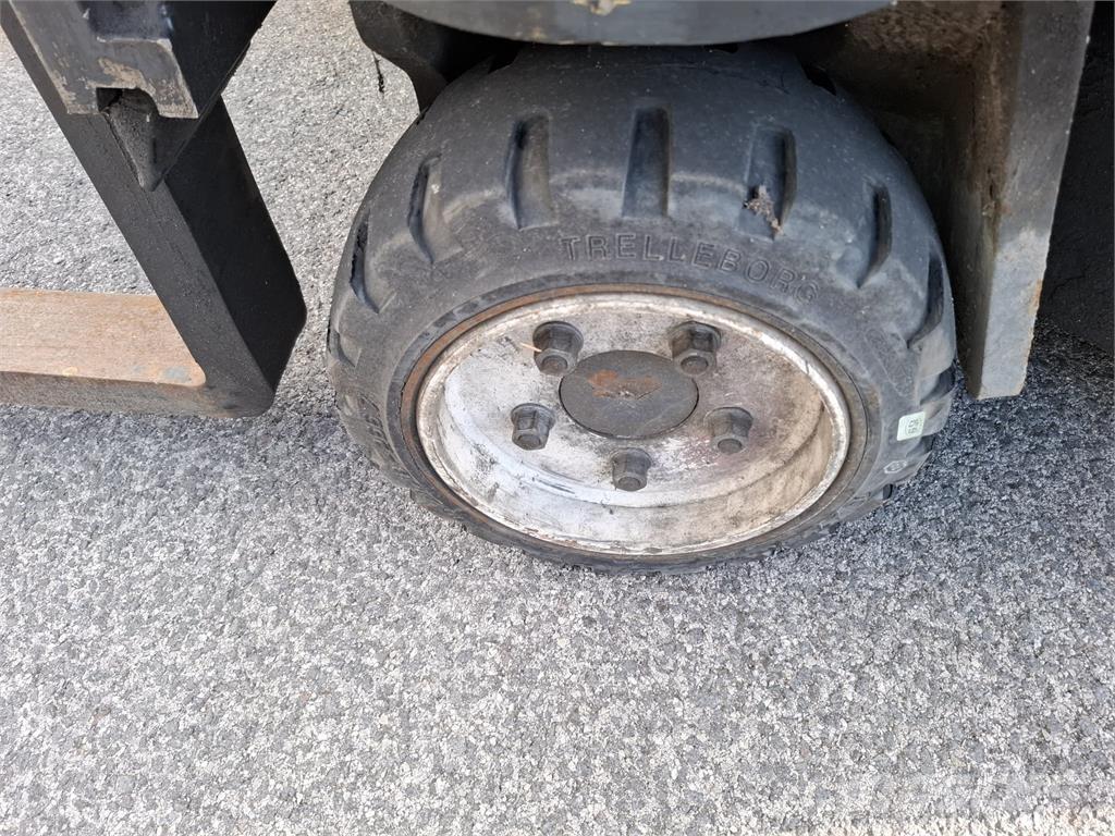 Combilift C3000CB Four-way truck