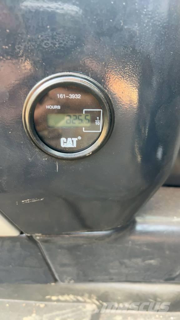 CAT 325 D Rupsgraafmachines