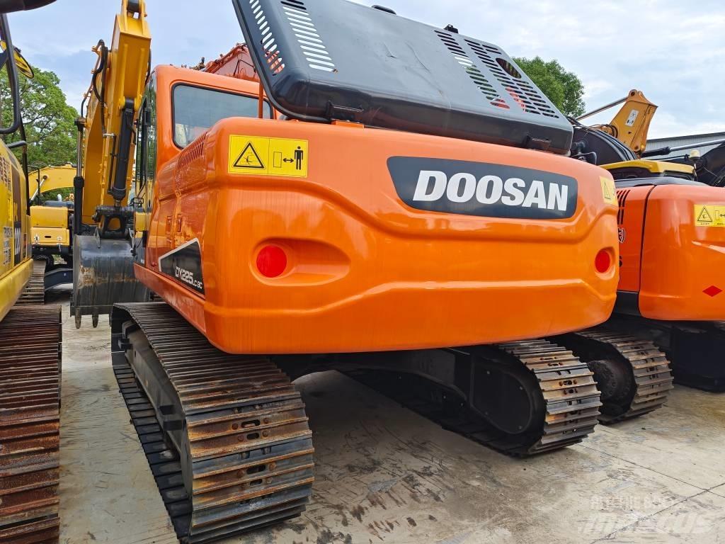 Doosan 225 LC Rupsgraafmachines