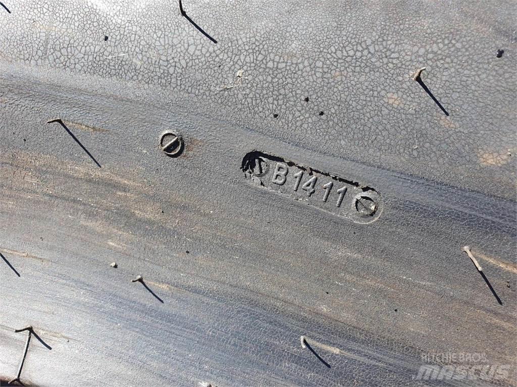 BKT 420/85R30 Banden, wielen en velgen