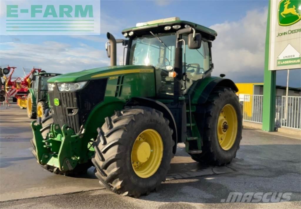 John Deere 7230R Tractoren
