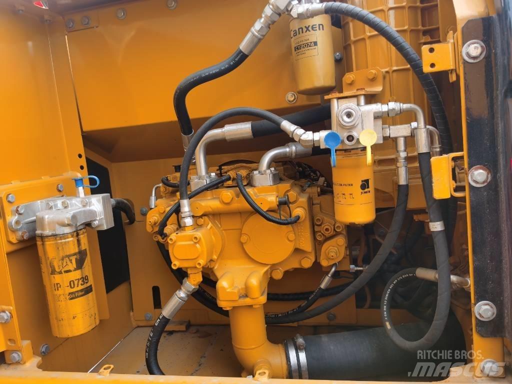 CAT 320 D2 Rupsgraafmachines