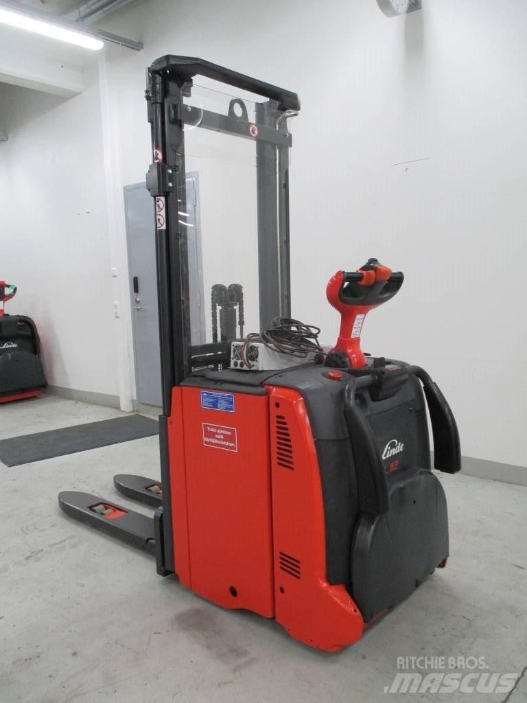 Linde L 12 AP Zelfrijdende stapelaars