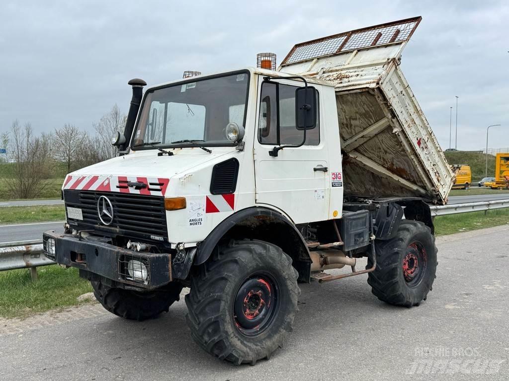 Mercedes-Benz 424 Kipper