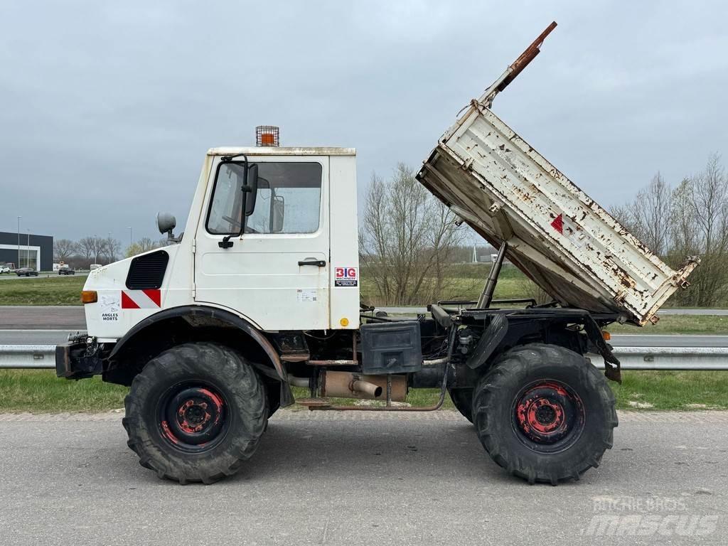 Mercedes-Benz 424 Kipper